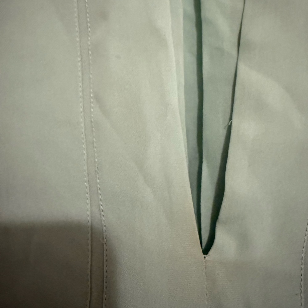 Vince Pleated Mint Green Sleeveless Silk Top Size Small - Picture 3 of 11